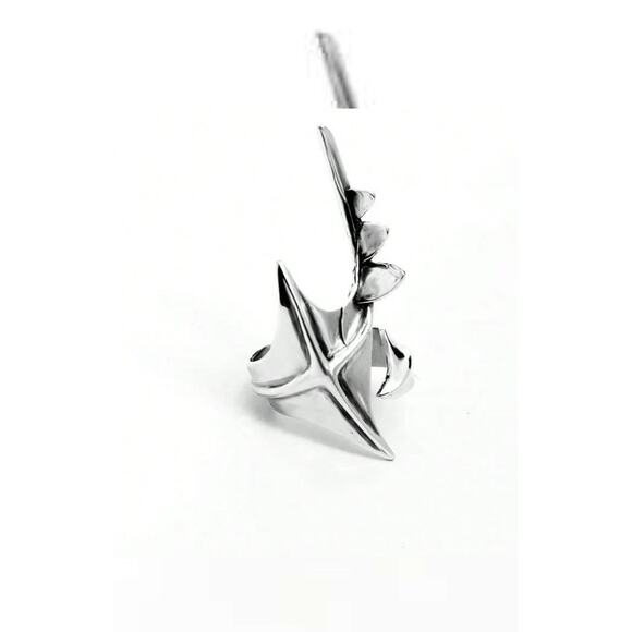 Futuristic Silver Spike Ring | Adjustable Punk Gothic Armor Claw Jewelry - Picture 1 of 7